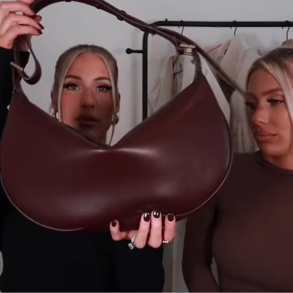 Zara Handbags - ZARA OVAL BAG BURGUNDY